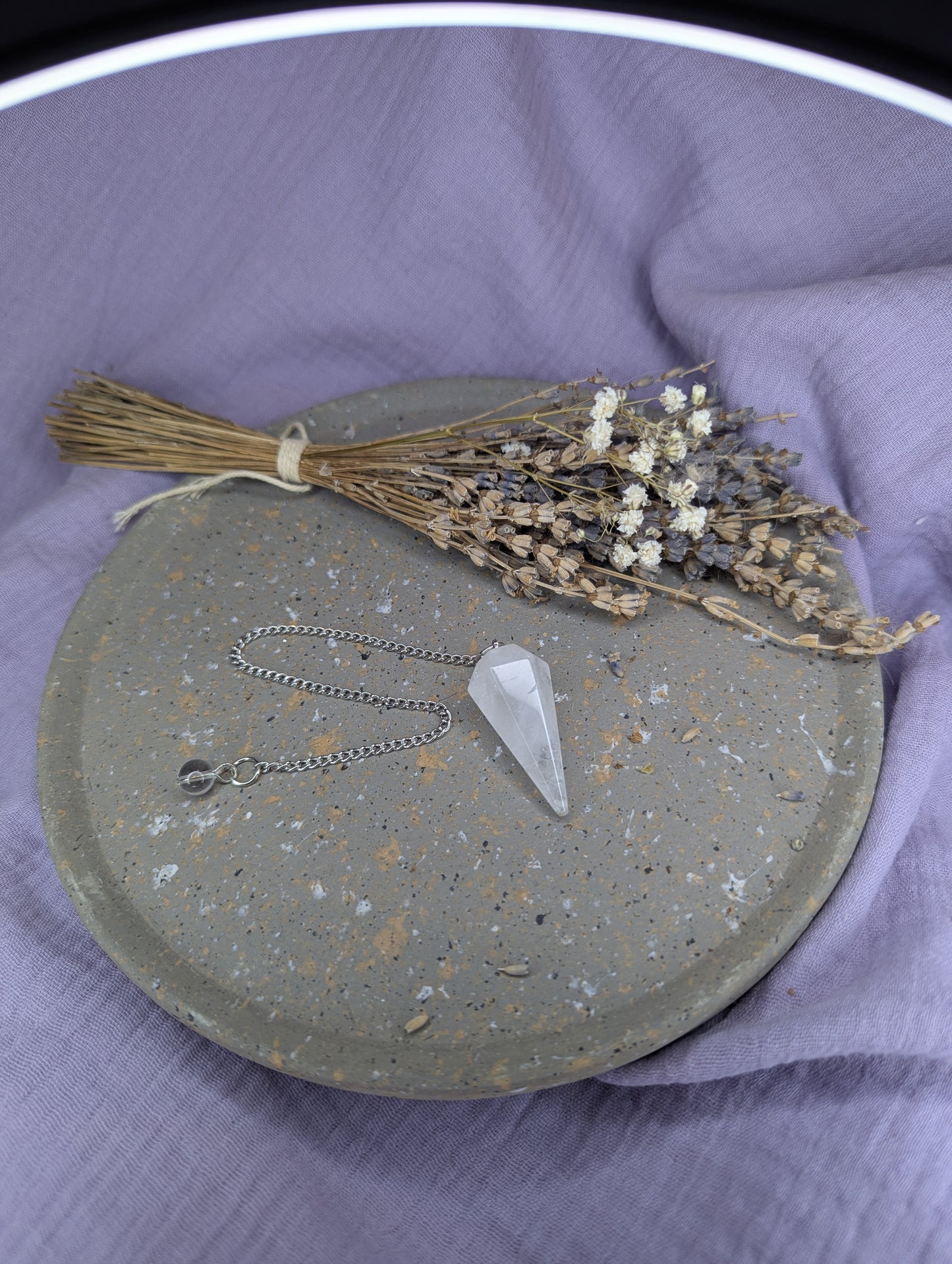 Pendule en Cristal de Roche – Clarté & Amplification