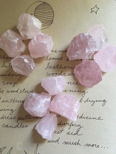 Quartz Rose Naturel – La Pierre de l’Amour et de la Douceur